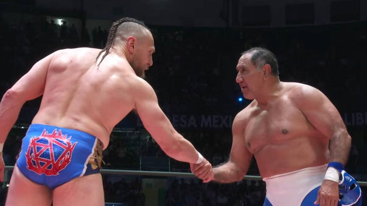 Bryan challenges Blue Panther to a match on 4/5 and Panther accepts
