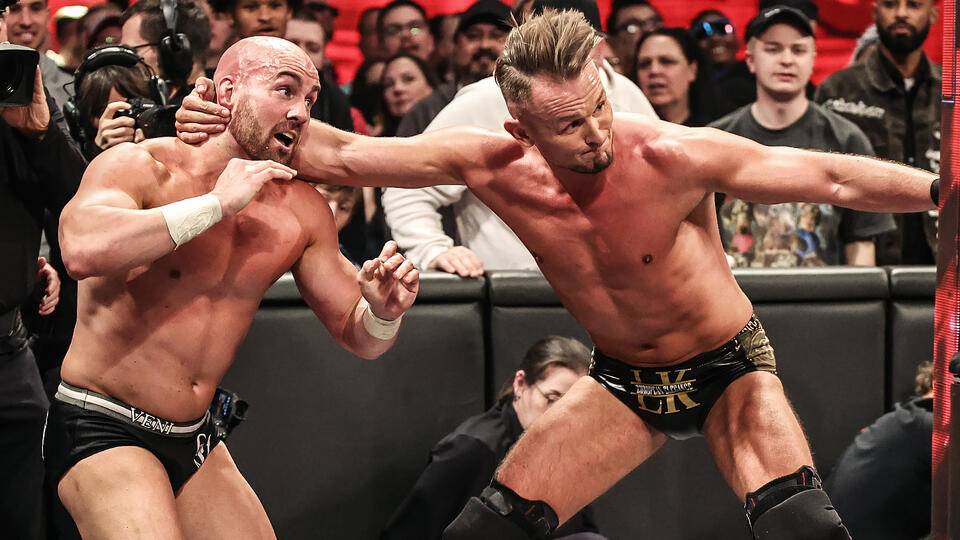 What's Happening Behind the Scenes at WWE Raw in Columbus, OH on 4/22?